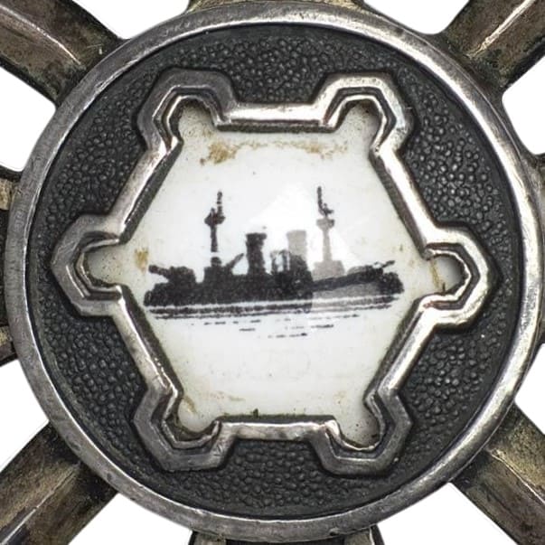 Badge for Participants in the Defense of the Fortress Port Arthur  made by Eduard.jpg