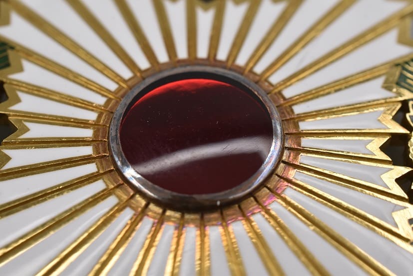 Badge of the Order of the   Chrysanthemum.jpg