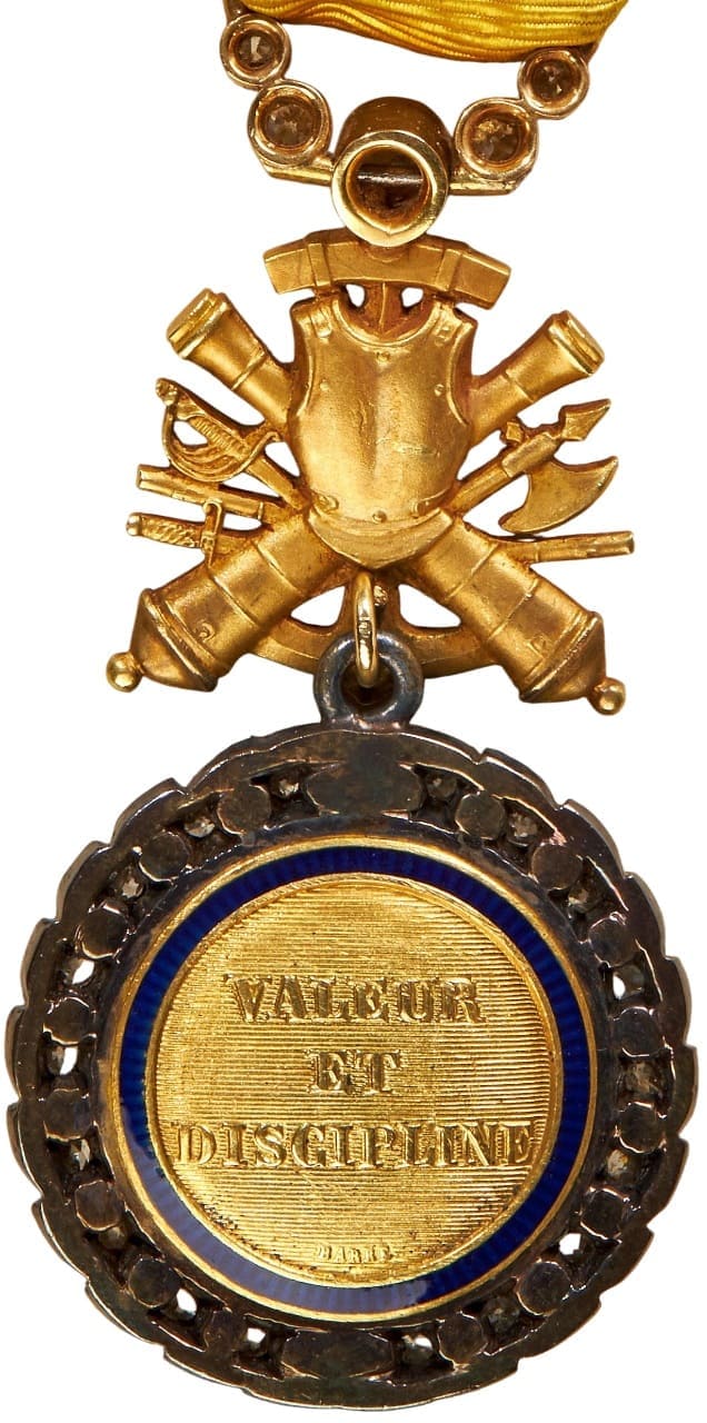 Baqueville-made Médaille Militaire  in Gold and Diamonds of General Philippe Pétain.jpg
