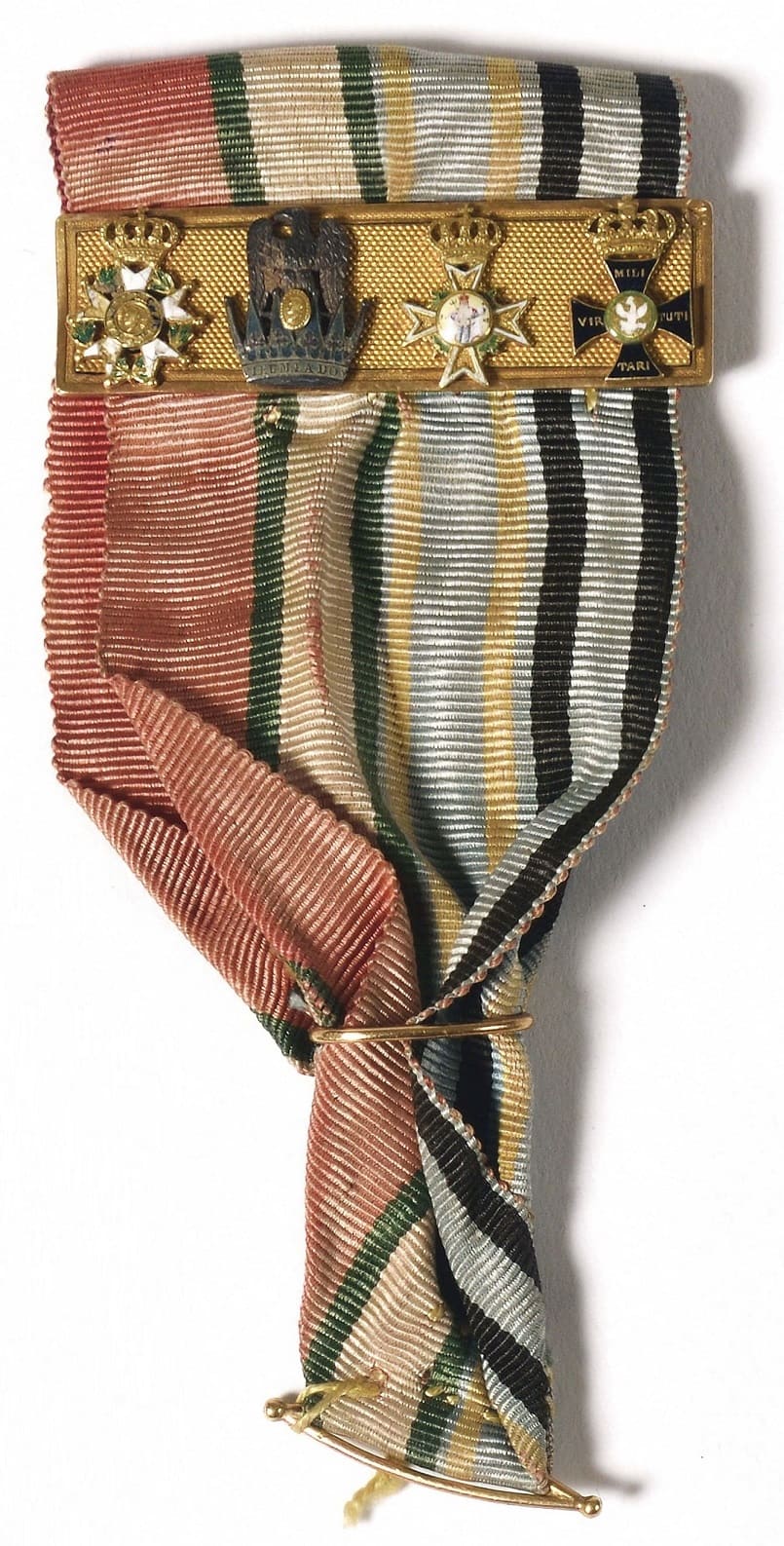 barrette de redingote à quatre miniatures.jpg