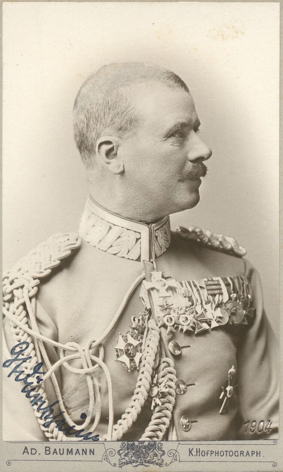 Bavarian officer with 3rd class Sacred Treasure order.jpg