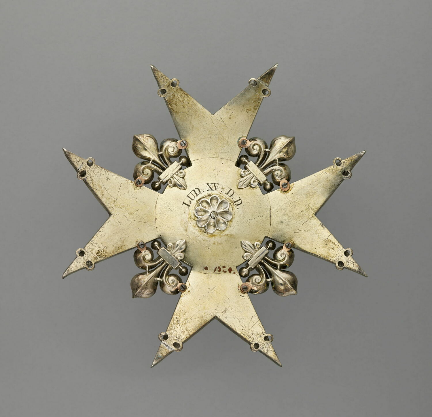 Breast Star Order of the Holy Spirit  presented by Louis XV to the Felipe I de Borbón.JPG