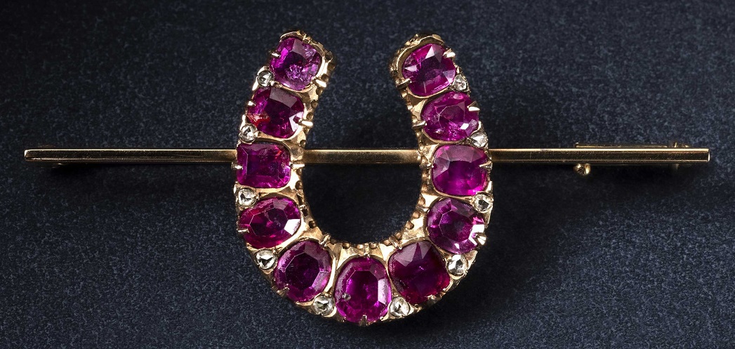 brooch.jpg