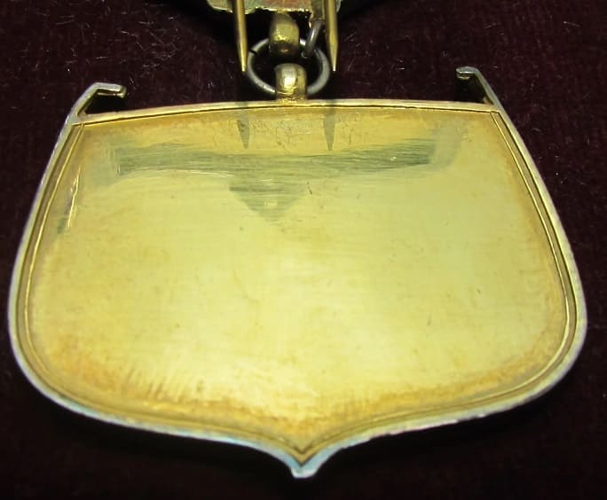 Cased 1st class  badge made by Tokyo Medal Works.jpg