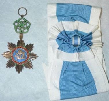 Cased Order of  the Illustrious Dragon.jpg