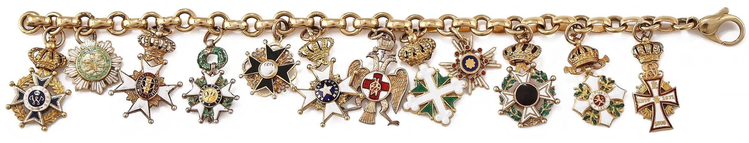 Chain of miniatures.jpg
