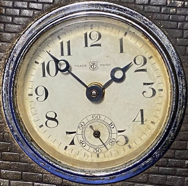 China Incident  Table Clock  支那事変記念時計.jpg
