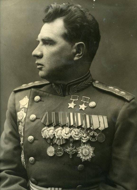 chuykov_wasiliy_ivanovich_general-polkovnik_dvazhdy_geroy_sovetskogo_soyuza.jpg
