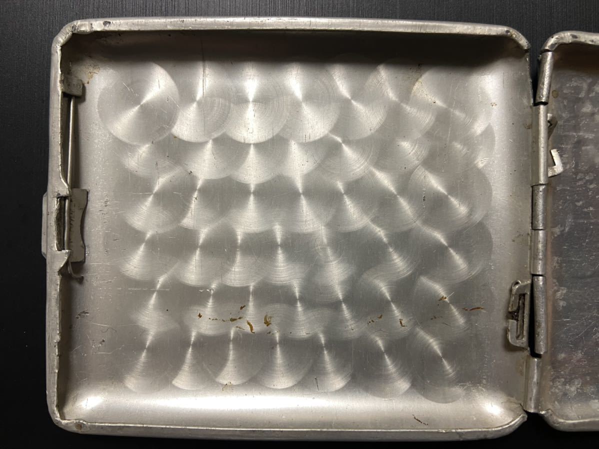 Cigarette case A Sentry  on  the Fozen Plain.jpg