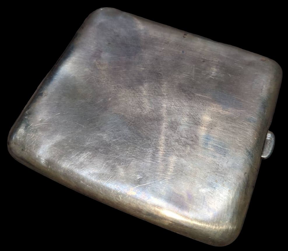 Cigarette cases made by  Yamazaki Shōten.jpg