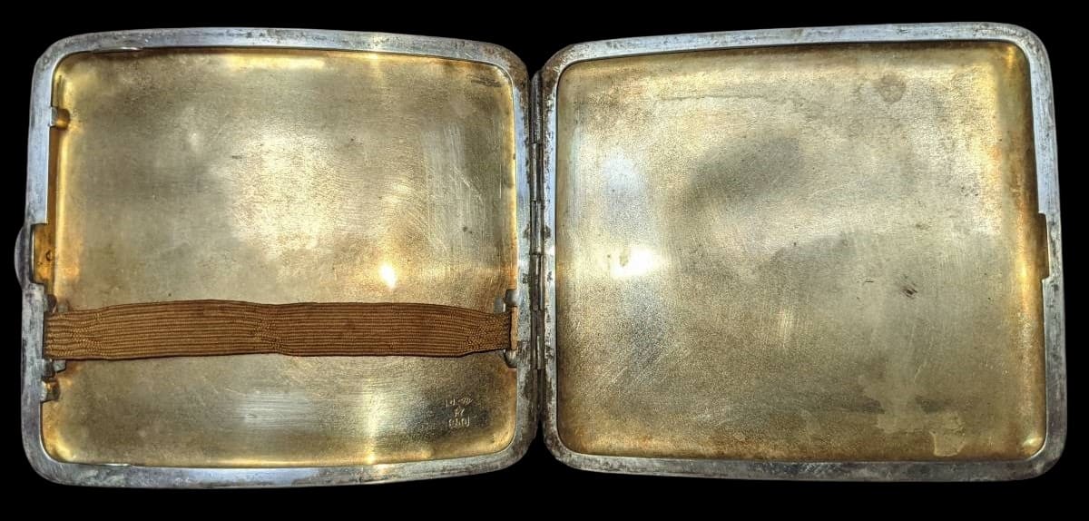 Cigarette cases made  by Yamazaki Shōten.jpg