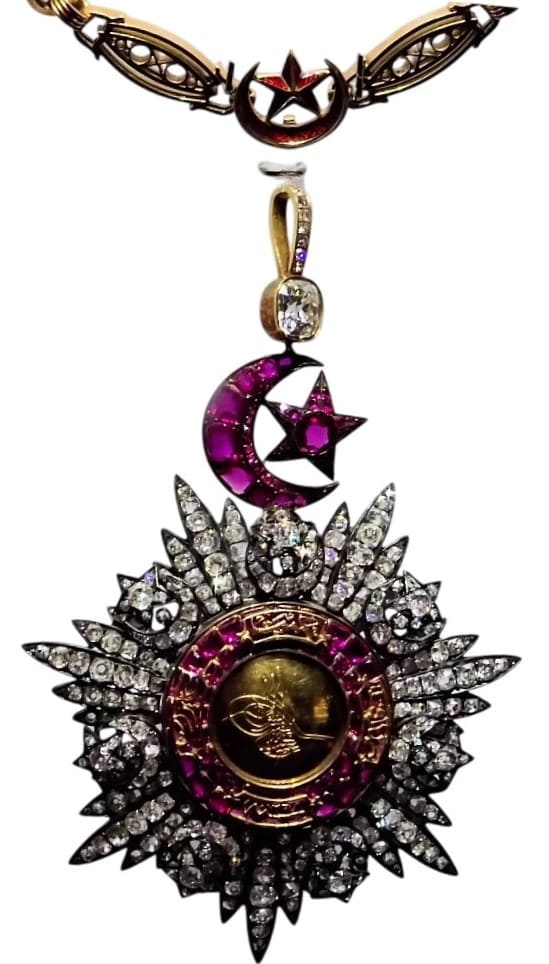 Collar of the Order of Medjidie with Murassa.jpg
