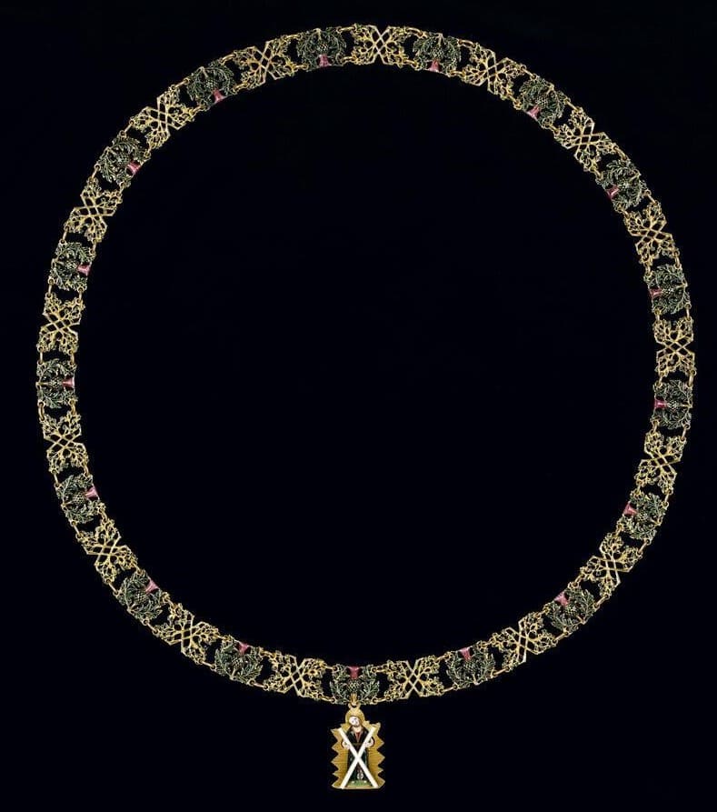 Collar of  the Order of the Thistle from the collection of National Museum of Scotland.jpg
