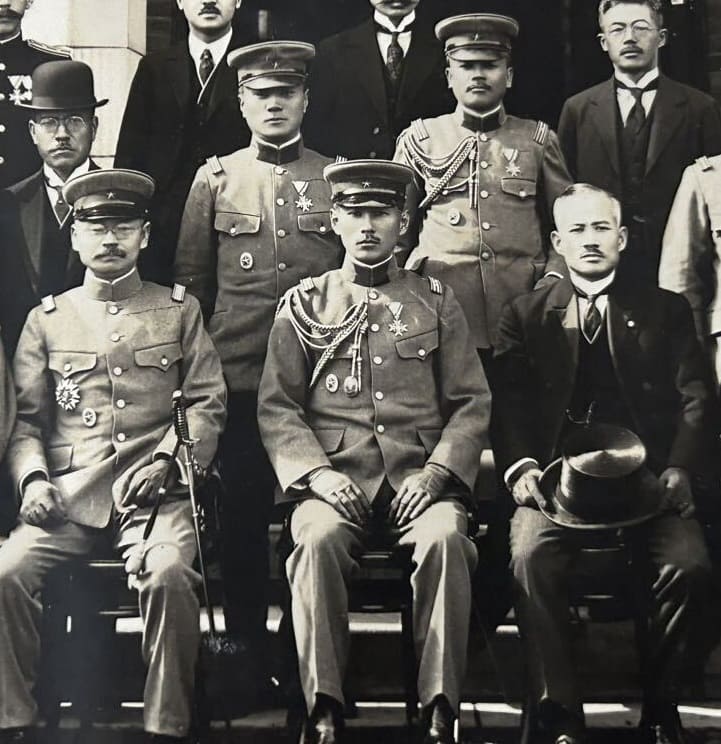 colonel with the  the aide-de-camp to the Emperor badge.jpg