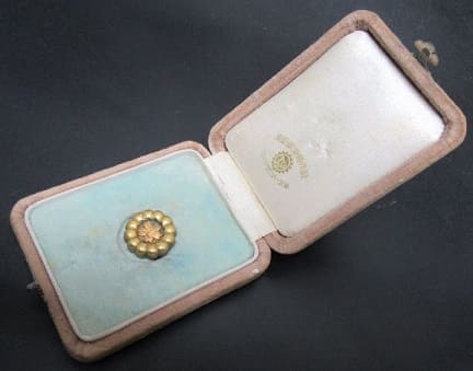 Conscript Cherry Blossom Club Member's Badge.jpg