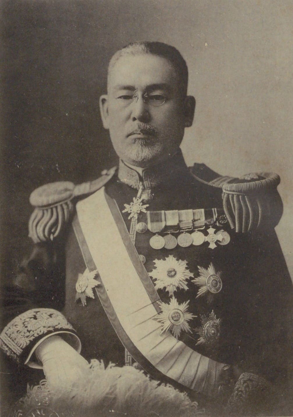 Count Gotō Shinpei with early type of White Eagle Order breast star for Non-Christians.jpg