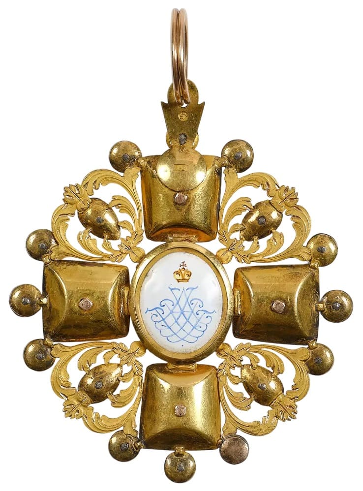 Croix de l'ordre de Sainte Anne, Modèle de 1ère classe.jpg