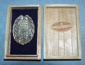 Dainippon Air Defense  Association Yamanashi Prefecture Branch Merit Badge.jpg