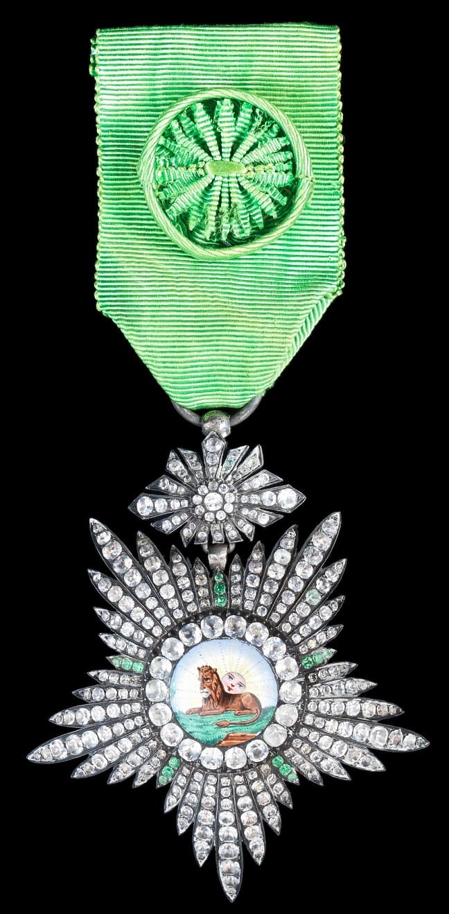De luxe 4th class order with diamonds.jpg