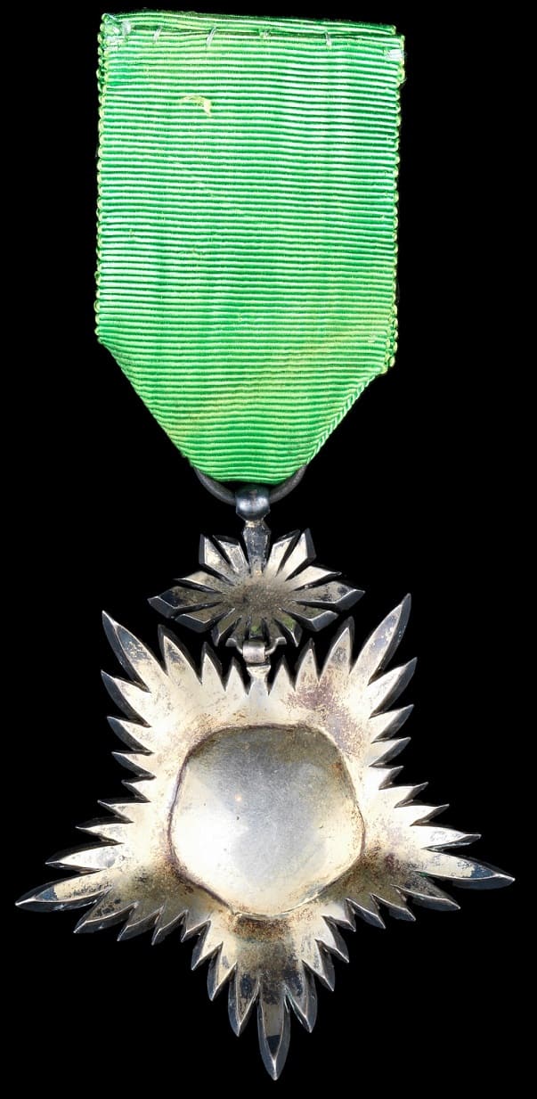 De  luxe 4th class order with  diamonds.jpg