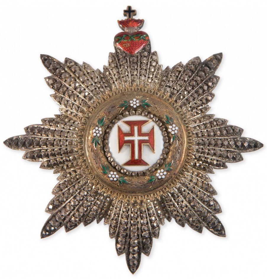 Diamond-cut  breast star with a typical features of Halley workshop.jpg