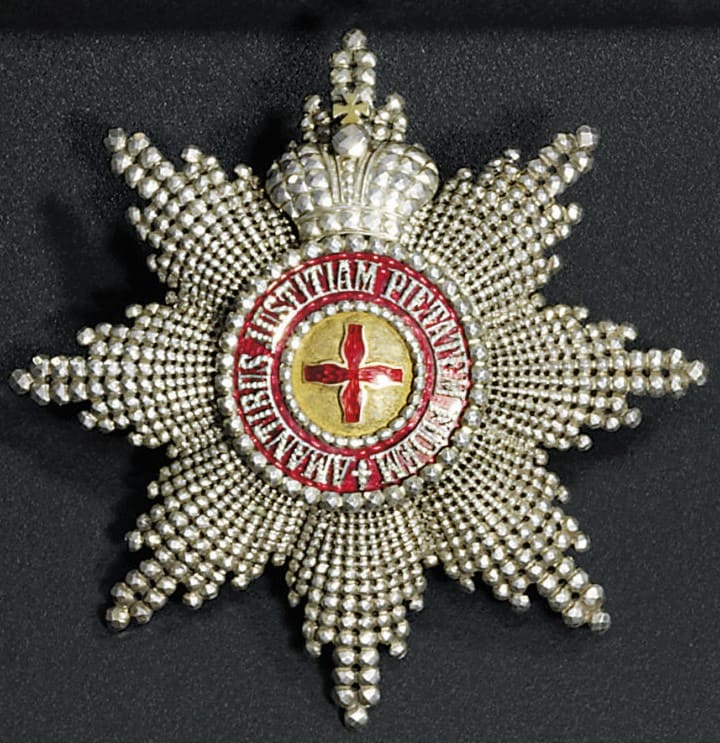 Diamond-cut Breast Star with Crown made by Nichols&Plinke.jpg