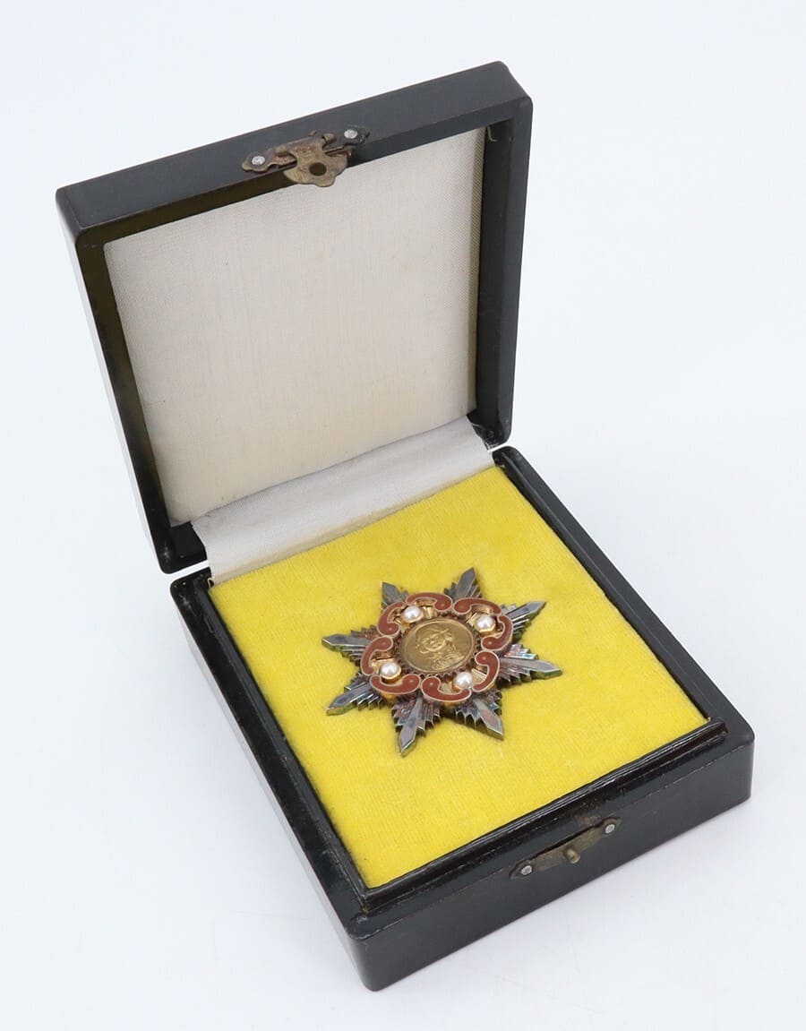 Distinguished  diligent labor badge marked M.jpg