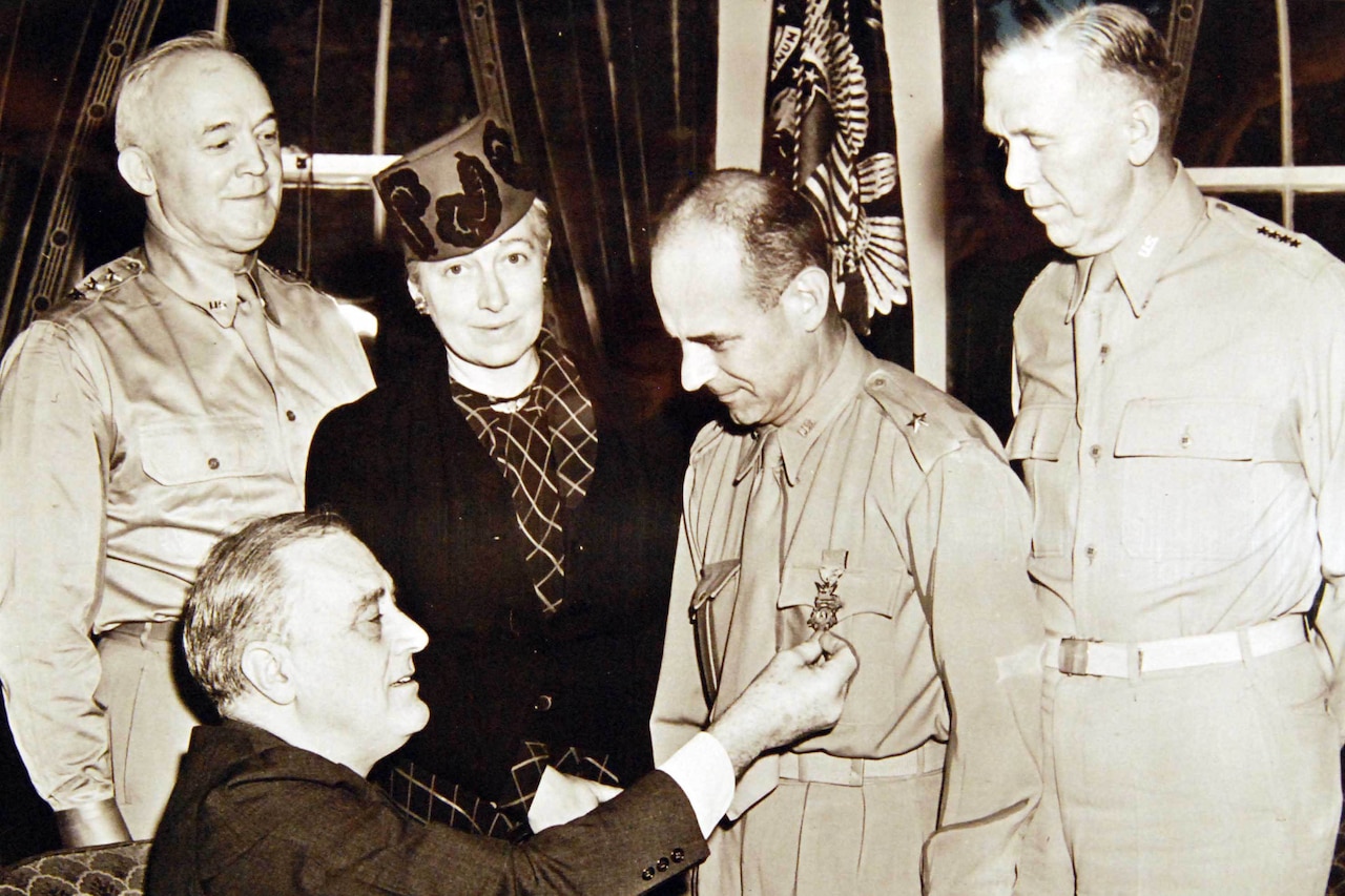 Doolittle receives the Medal of Honor from President Franklin D. Roosevelt.jpg