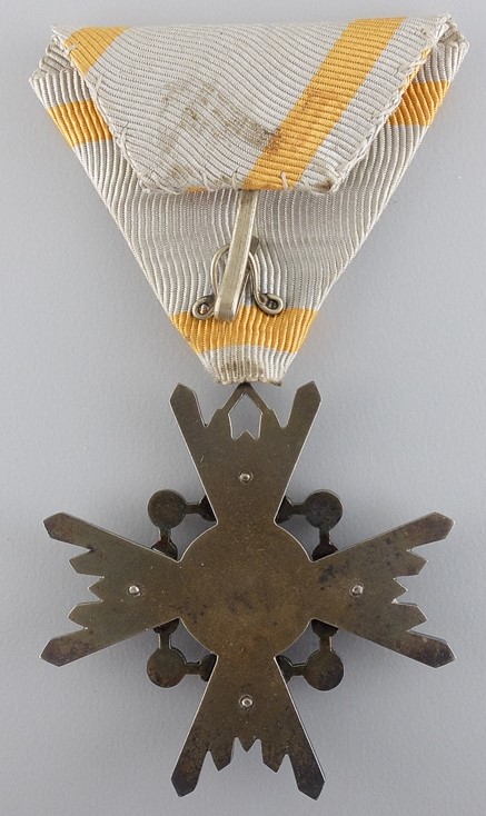 Early 6th  class Order of Sacred Treasure.jpg