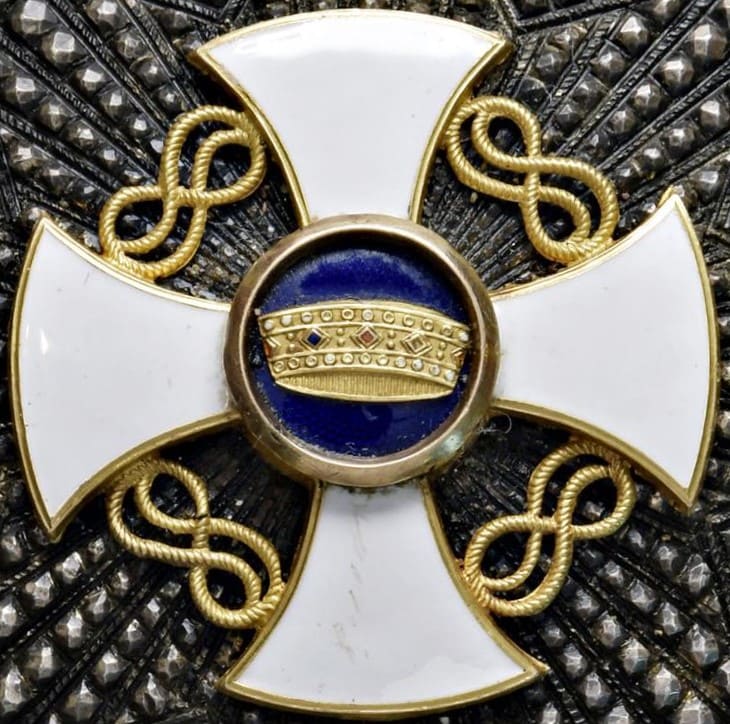 Early breast  star of the Crown of Italy.jpg