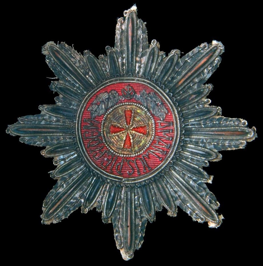 Eembroidered breast star of Saint Anna order.jpg