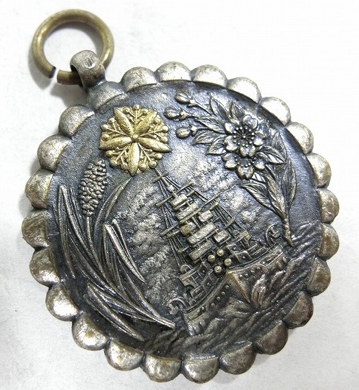 Emperor Puyi Visit to Japan  Welcoming Commemorative Badge.jpg
