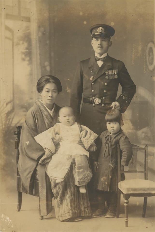 Engineer Warrant Officer with Family.jpeg