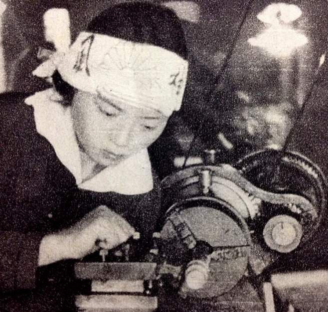 factory worker kikusui.jpg
