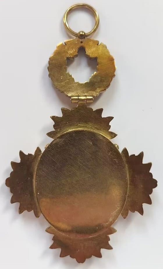 Fake 1st  class Order of the Precious Crown.jpg