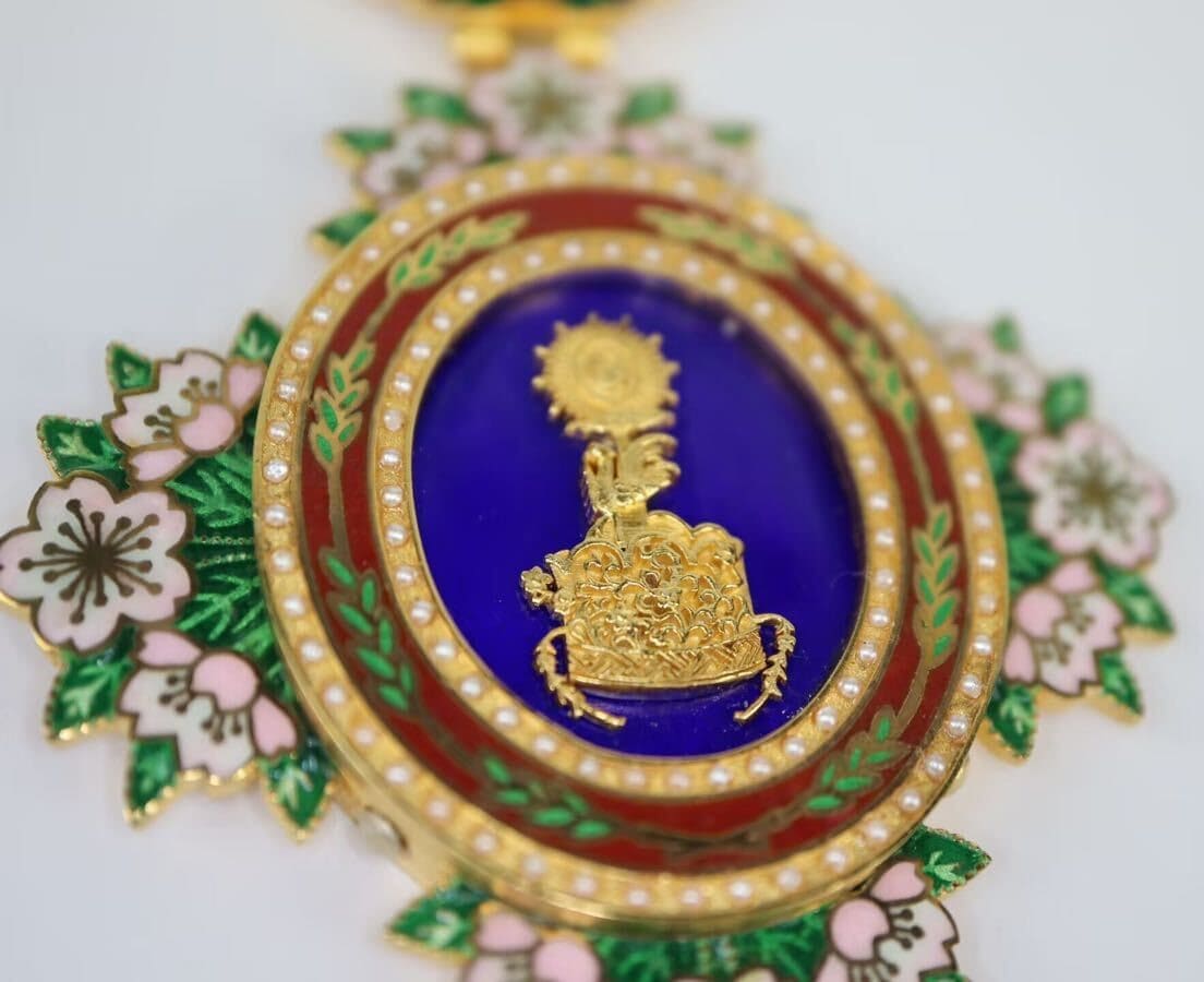 Fake 1st class Order of  the Precious Crown.jpg