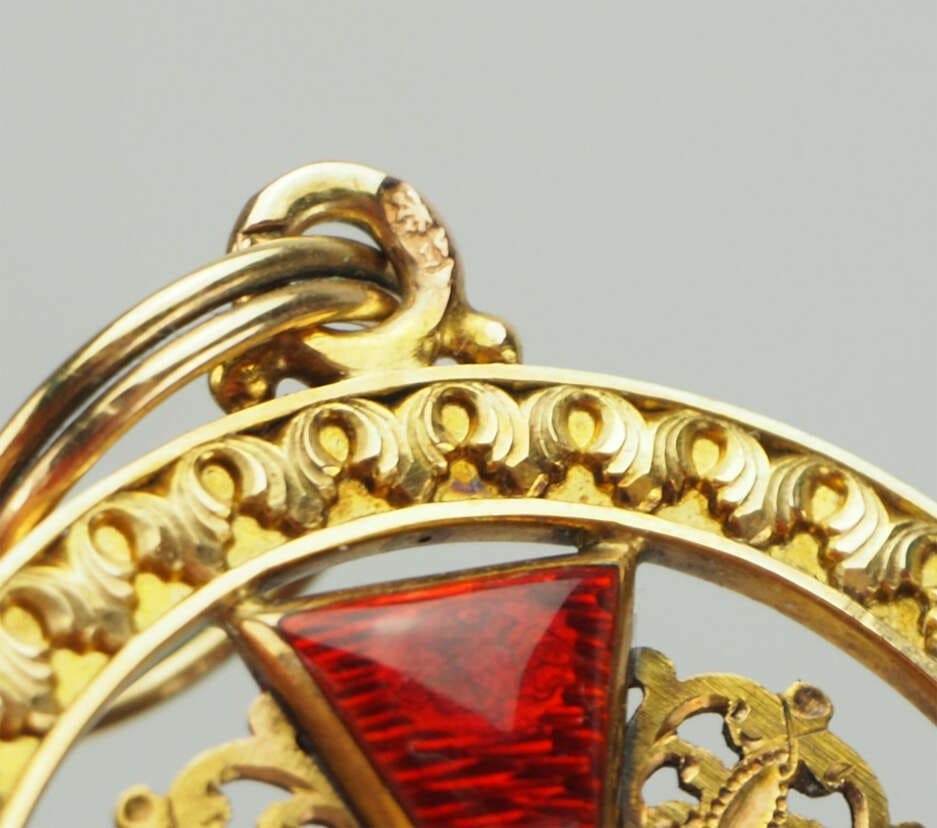 Fake Badge of an Official of the Order  of St. Anna.jpg