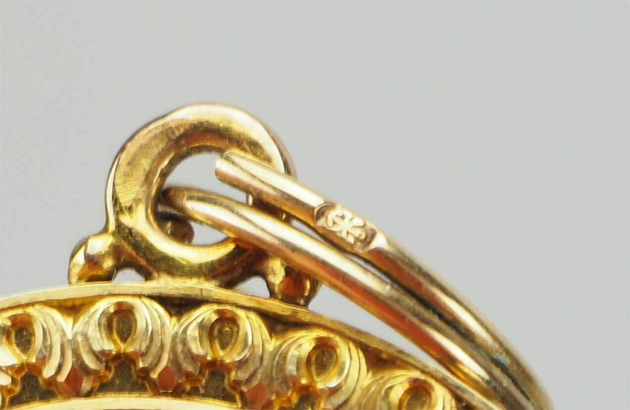 Fake  Badge  of an Official of the Order of St. Anna.jpg