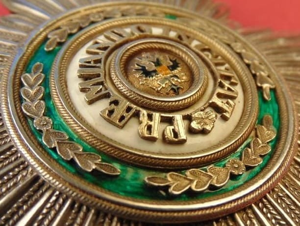 Fake breast star  of St.Stanislaus Orders for Non- Christians.jpg