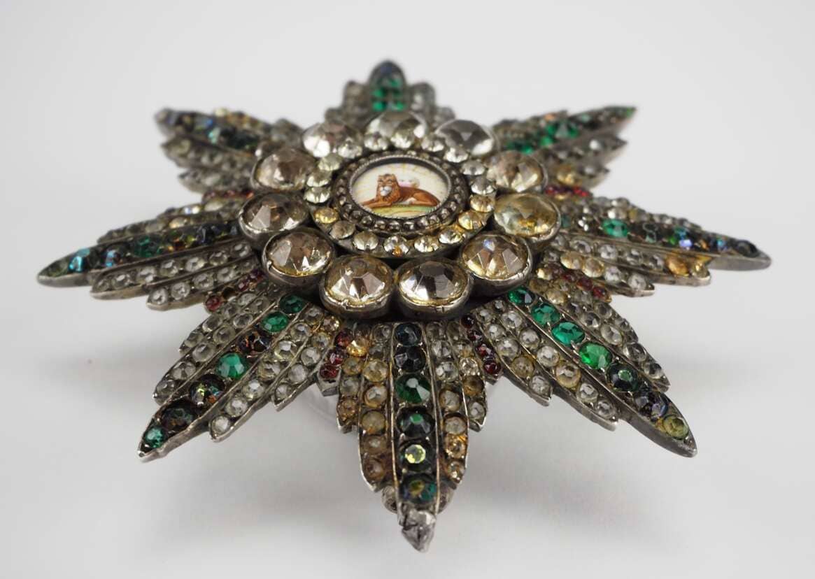 Fake breast star with  diamonds à la russe.jpg