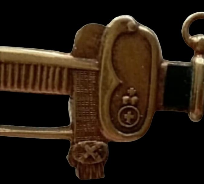 Fake ДО-made  miniature group of Russian orders.jpg