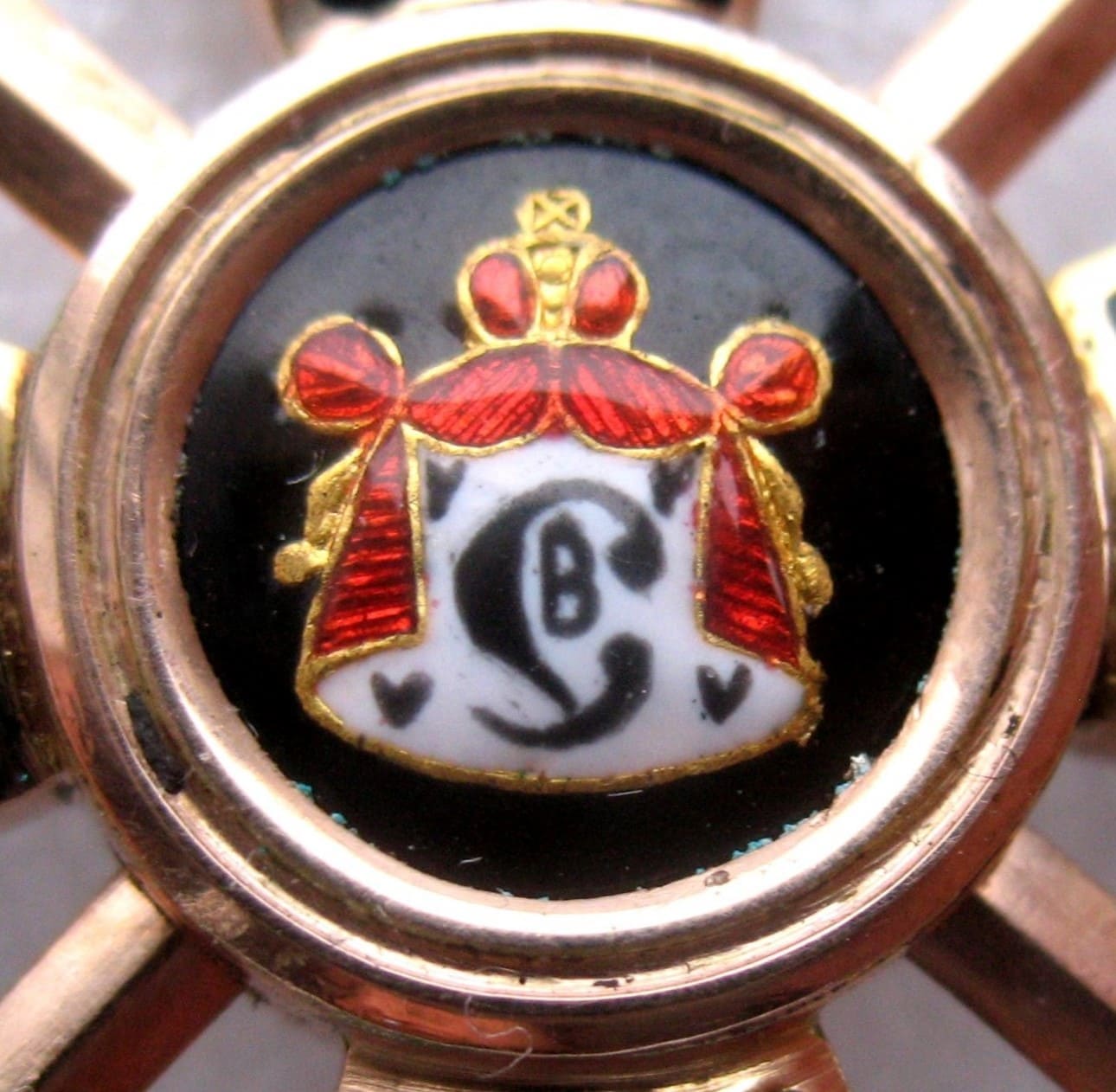 Fake Eduard 4th class Saint Vladimir order with swords in  gold.jpg