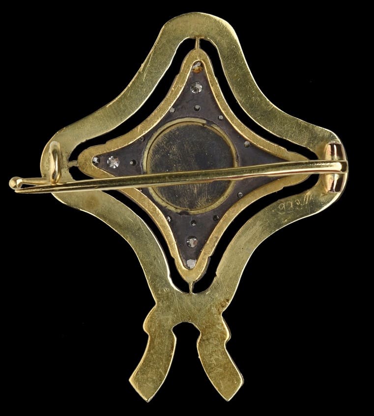 Fake Fabergé-made miniature   of Saint George order breast star.jpg