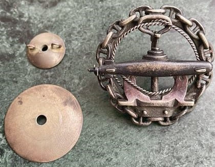 Fake Imperial Russian Navy Officers' Submarine Class Graduation Badge.jpg
