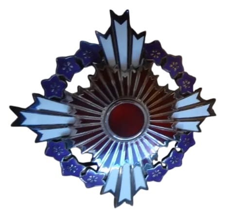 Fake of the Order of the Paulownia Flowers.jpg