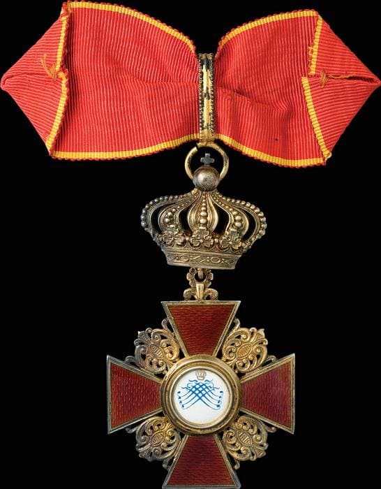 Fake Order  of Saint Anna with Imperial Crown.jpg