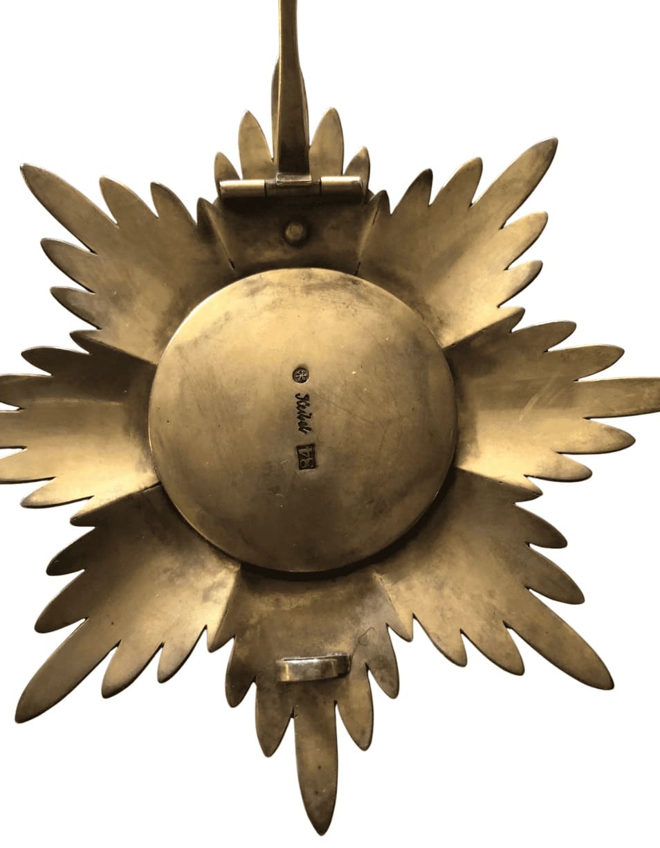 Fake  Order of Saint Anna with Imperial Crown.jpg