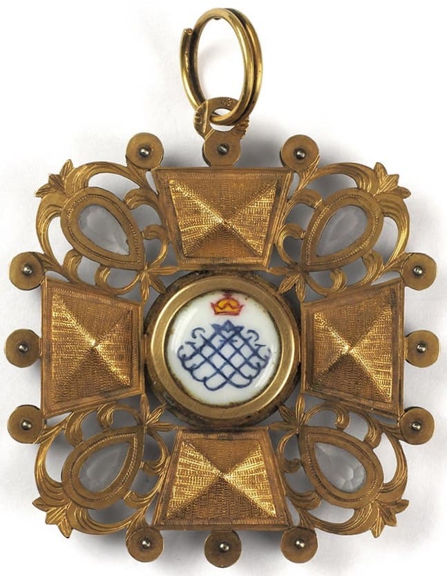 Fake order of St.Anna of  Holstein (Pavel) type.jpg