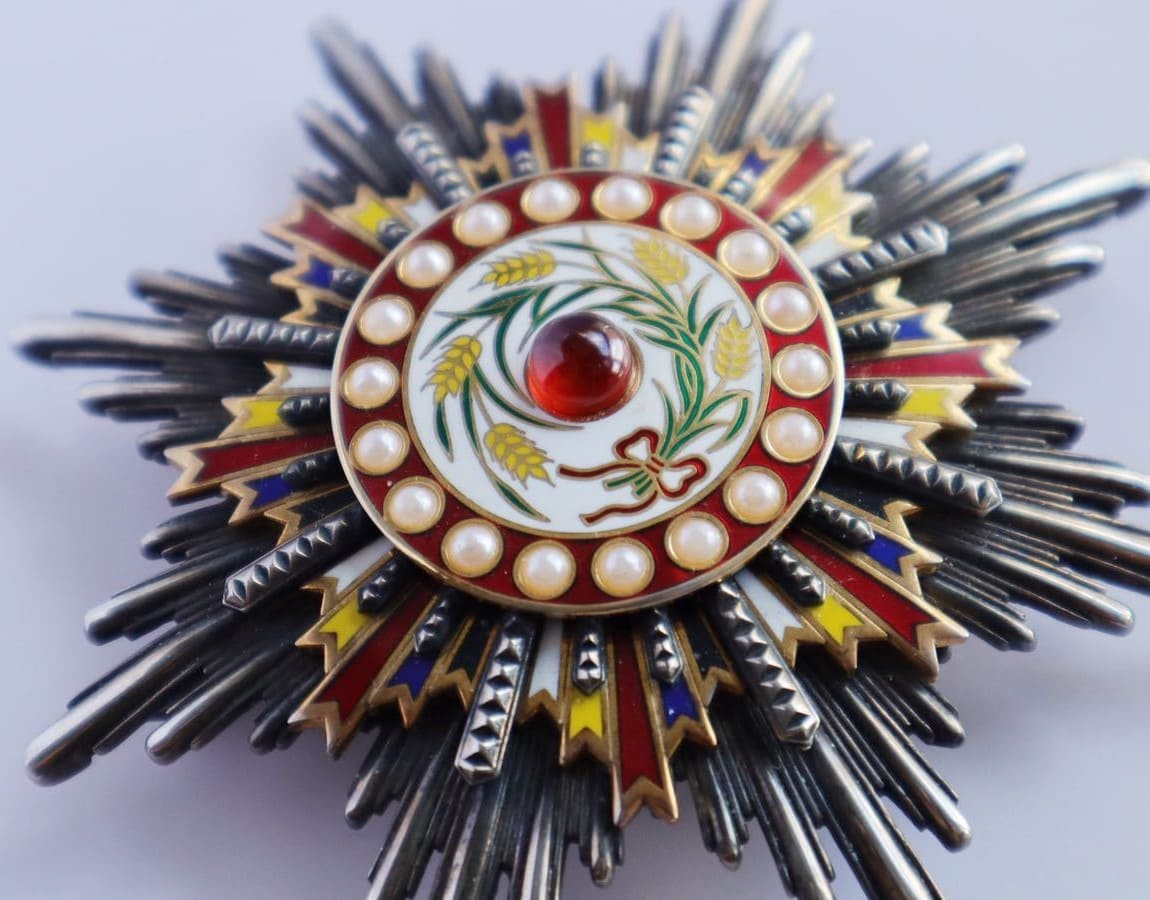 Fake Order of the Precious Brilliant  Golden Grain.jpg