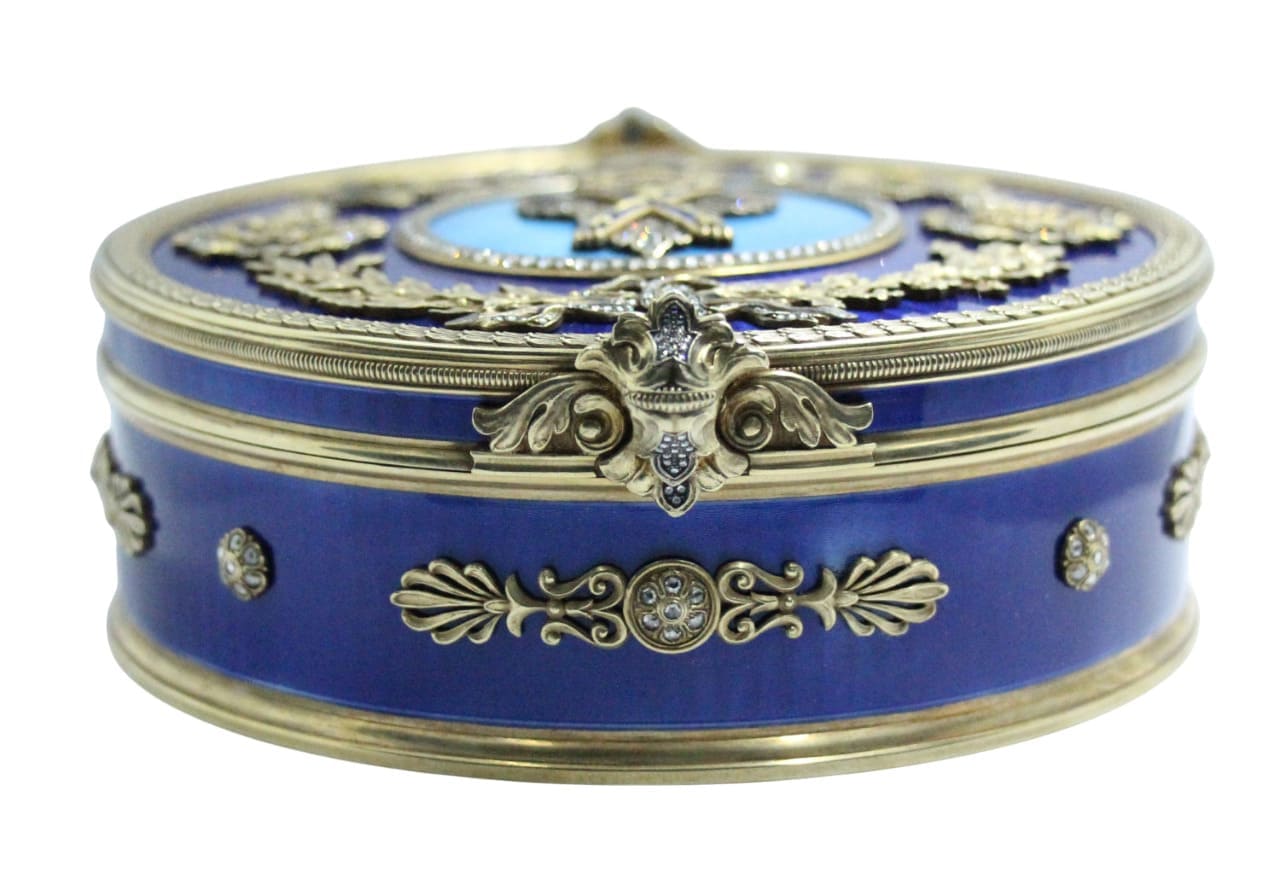 Fake Phantasy Silver Award Case with  Order of St. Andrew.jpg